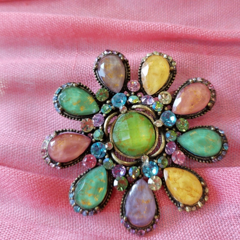 Brooche/ pin
